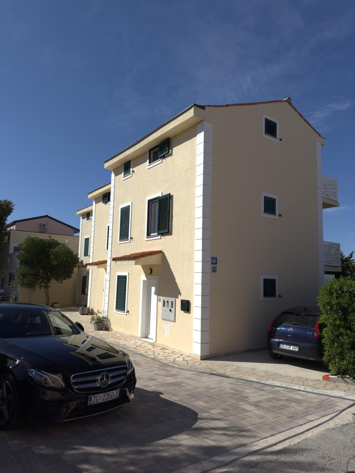 Apartmani Lovren Novalja Exterior photo