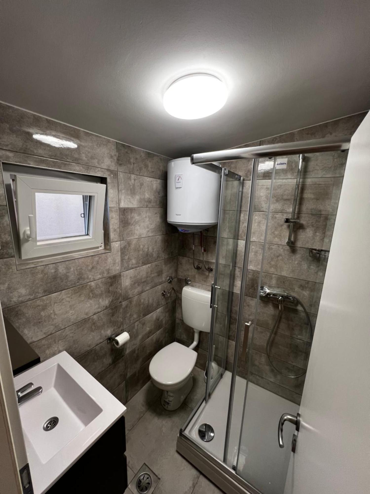 Apartmani Lovren Novalja Exterior photo